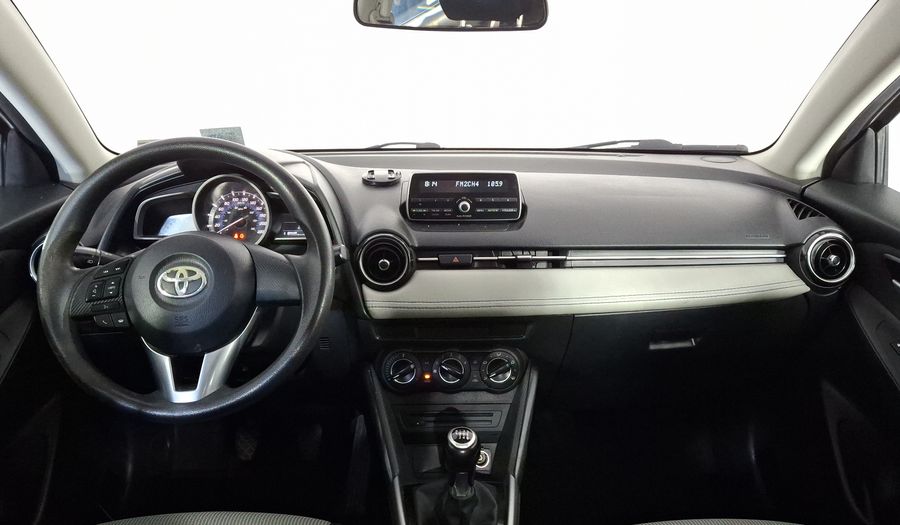 Toyota Yaris 1.5 R MID MT Sedan 2016