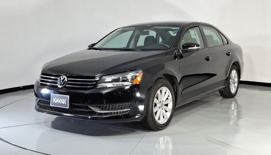 Volkswagen • Passat