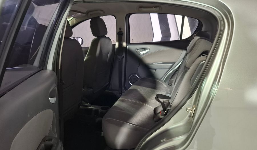 Fiat Palio 1.4 ATTRACTIVE Hatchback 2017