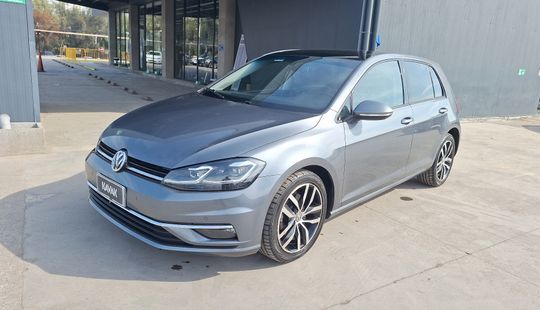 Volkswagen • Golf