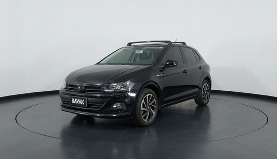 Volkswagen • Polo