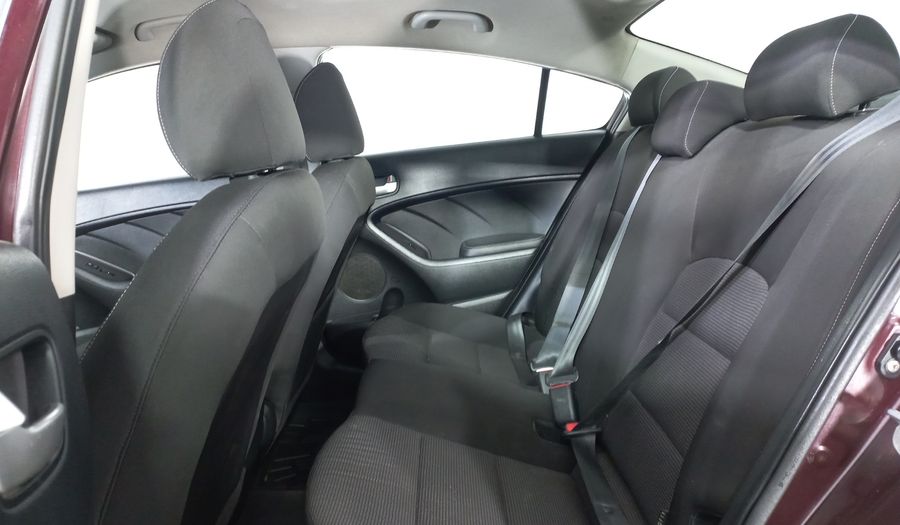 Kia Forte 2.0 L MT Sedan 2017