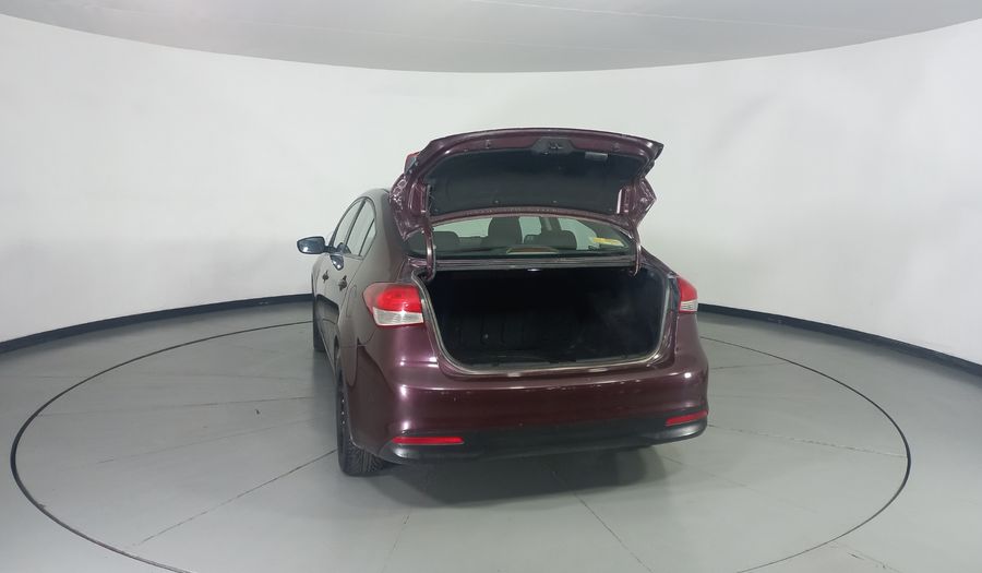 Kia Forte 2.0 L MT Sedan 2017