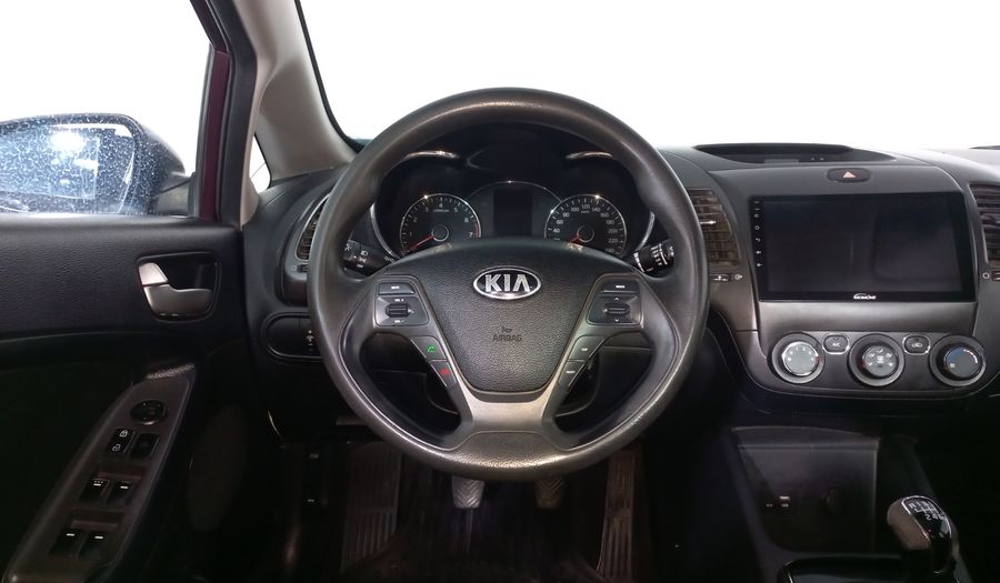 Kia Forte 2.0 L MT Sedan 2017