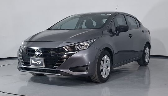 Nissan • Versa