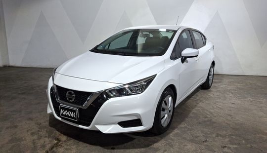 Nissan • Versa