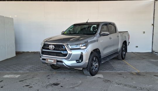 Toyota • Hilux