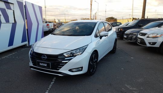 Nissan • Versa