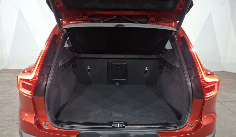 Volvo Xc40 2.0 MOMENTUM T4 AUTO Suv 2019