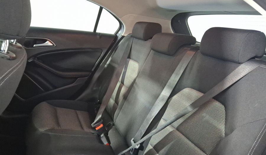 Mercedes Benz Clase A 1.6 200 Hatchback 2017
