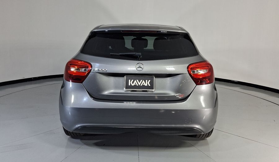 Mercedes Benz Clase A 1.6 200 Hatchback 2017