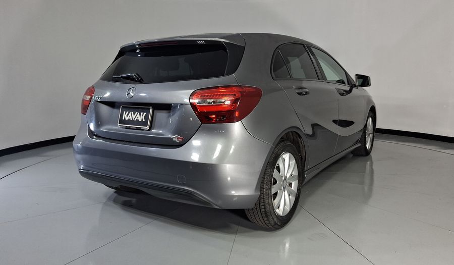 Mercedes Benz Clase A 1.6 200 Hatchback 2017