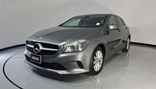 Mercedes Benz • Clase A