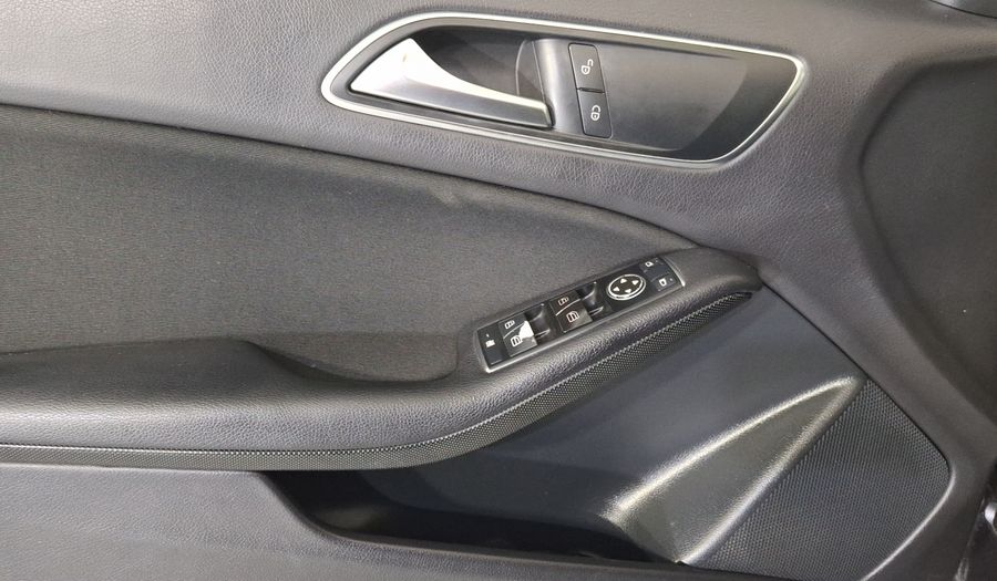 Mercedes Benz Clase A 1.6 200 Hatchback 2017