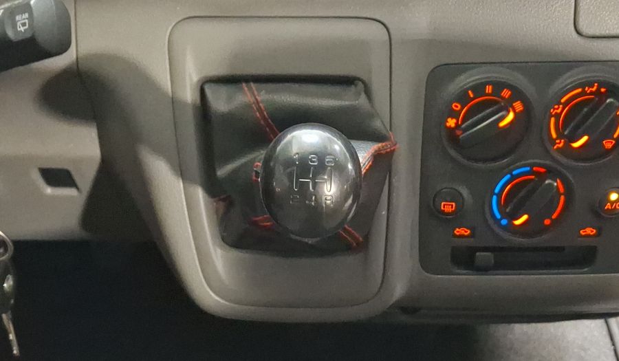 Nissan Nv350 Urvan 2.5 15 PASAJEROS AMPLIA A/A PAQ SEG Van 2018