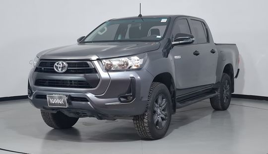 Toyota • Hilux