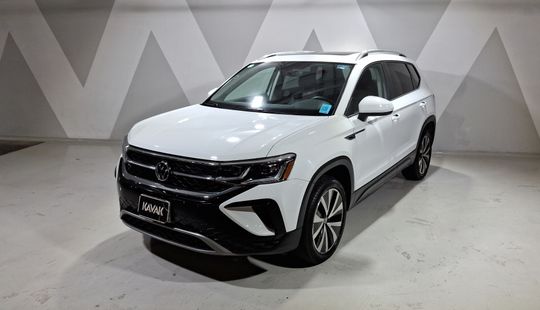 Volkswagen • Taos
