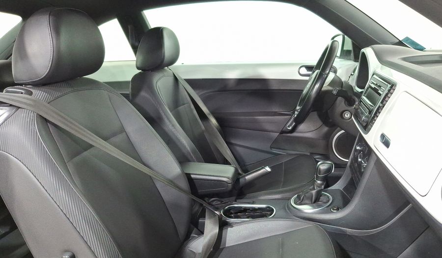 Volkswagen Beetle 2.5 SPORT PAQUETE BASICO TIPTRONIC Hatchback 2015