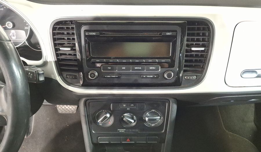 Volkswagen Beetle 2.5 SPORT PAQUETE BASICO TIPTRONIC Hatchback 2015