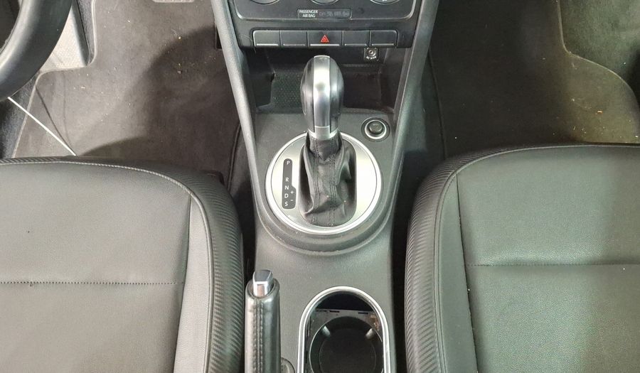 Volkswagen Beetle 2.5 SPORT PAQUETE BASICO TIPTRONIC Hatchback 2015
