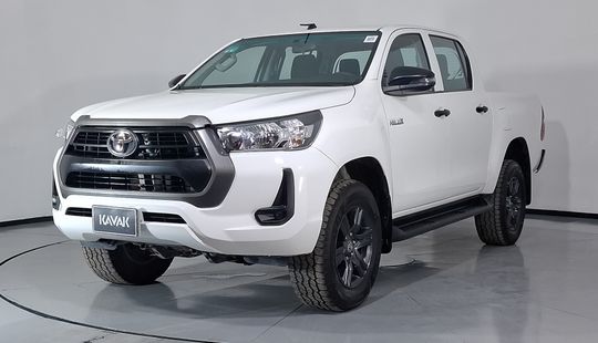 Toyota • Hilux