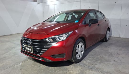 Nissan • Versa