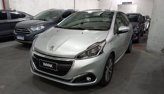 Peugeot • 208