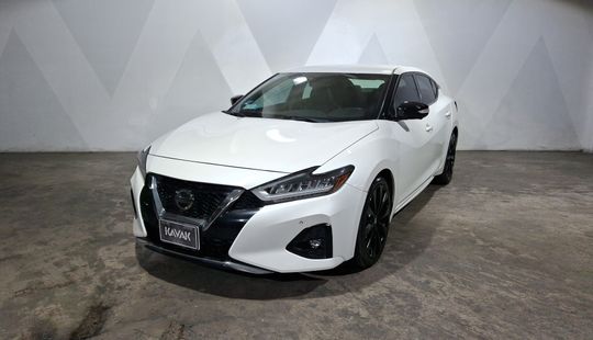 Nissan • Maxima