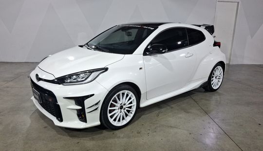 Toyota • Yaris
