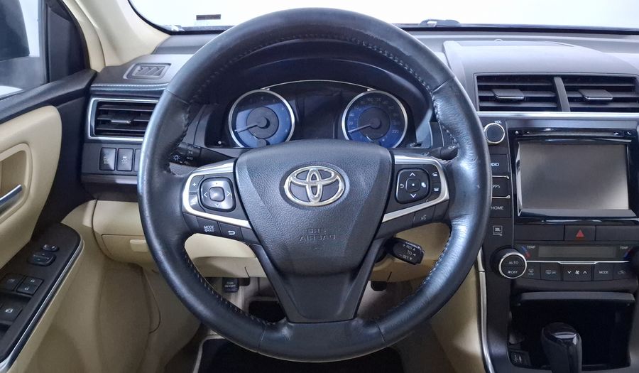 Toyota Camry 2.5 XLE NAVI L4 6AT Sedan 2015