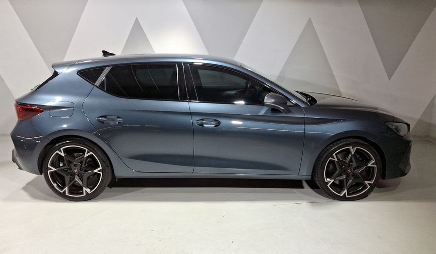 Cupra Leon 2.0 VZ ESSENTIAL DCT Hatchback 2025