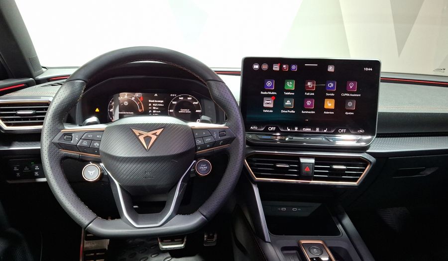 Cupra Leon 2.0 VZ ESSENTIAL DCT Hatchback 2025