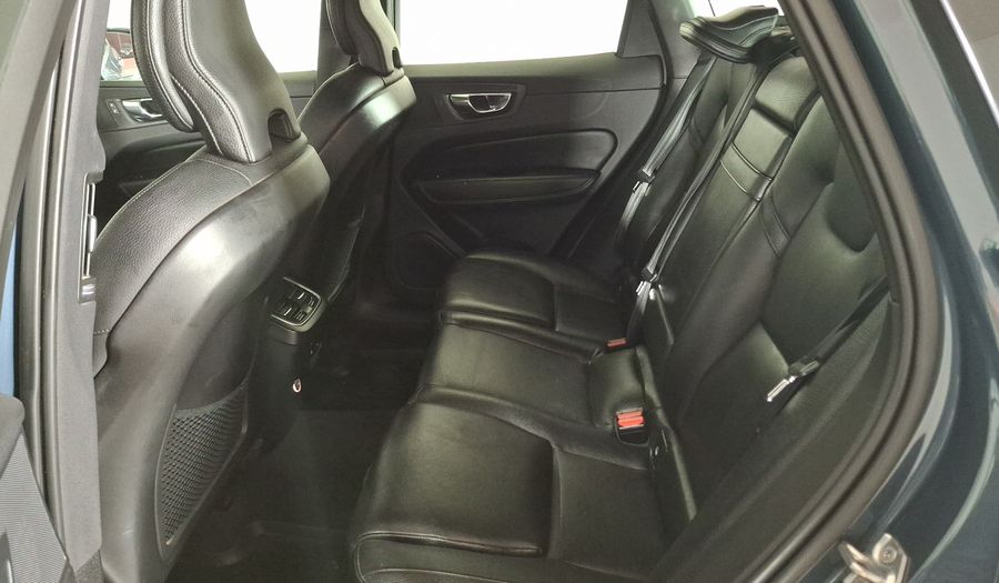 Volvo Xc60 2.0 T5 MOMENTUM AUTO 4WD Suv 2019