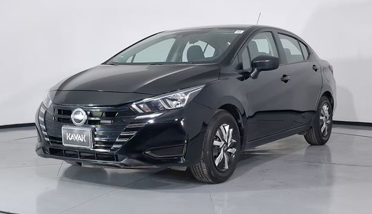Nissan • Versa