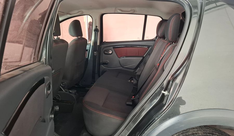 Renault Sandero Stepway 1.6 STEPWAY EXPRESSION Hatchback 2013