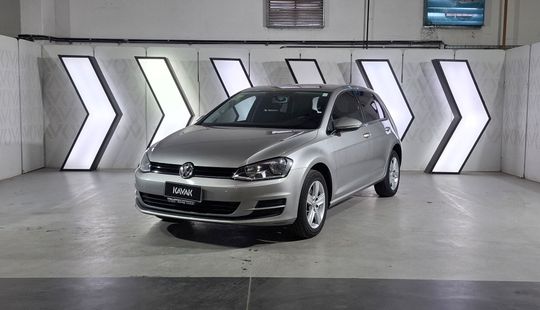Volkswagen • Golf