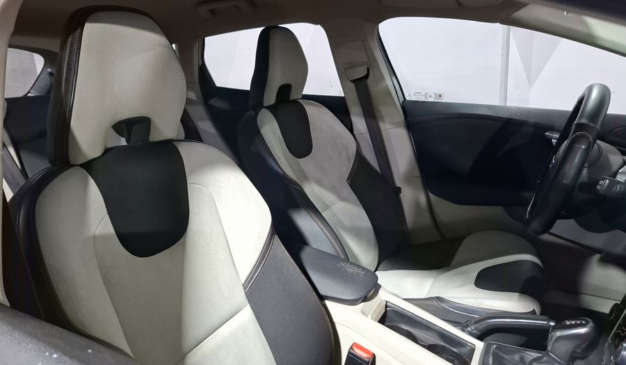 Volvo V40 2.5 T5 FWD KINETIC TA Hatchback 2014