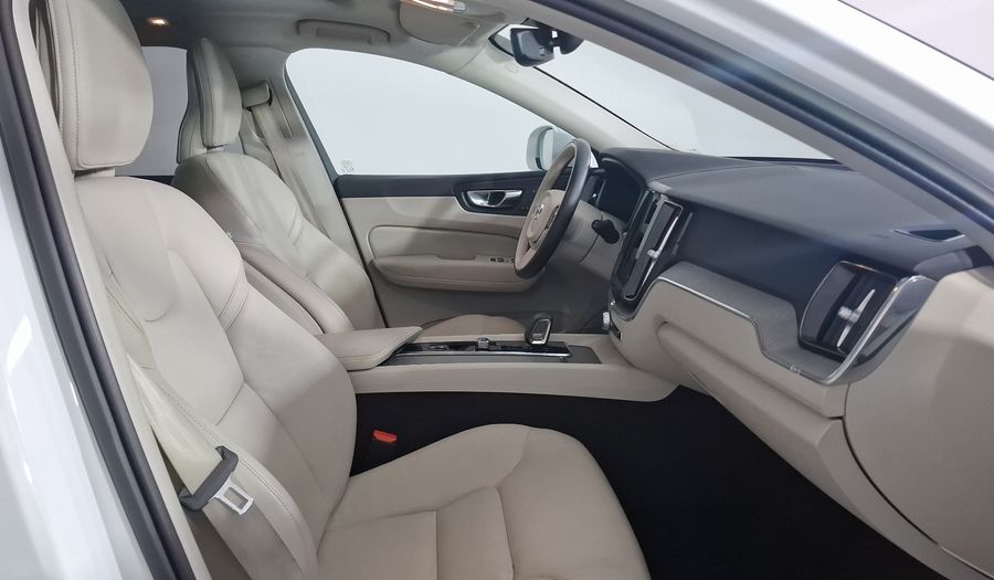 Volvo Xc60 2.0 B5 MHEV PLUS AUTO AWD Suv 2023