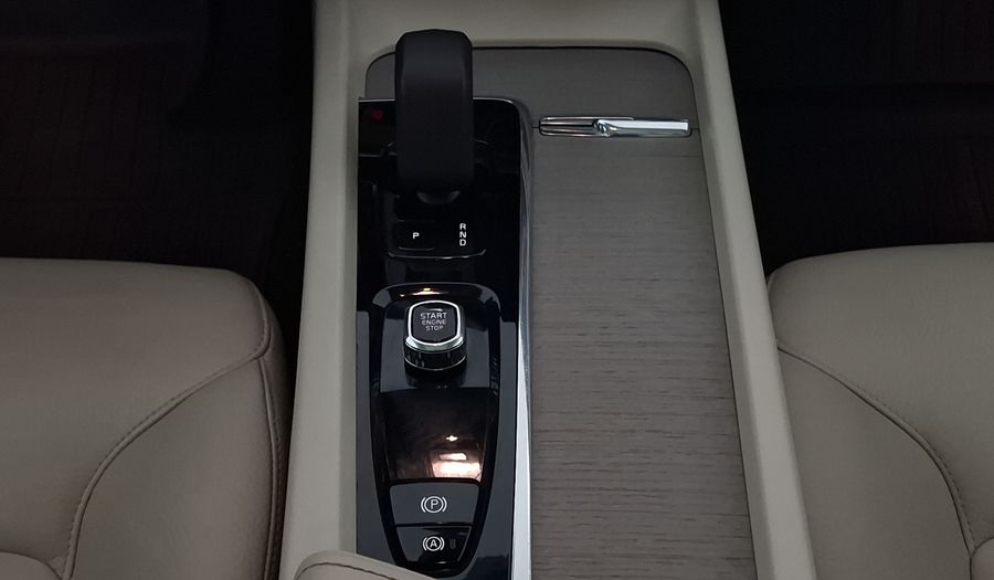 Volvo Xc60 2.0 B5 MHEV PLUS AUTO AWD Suv 2023