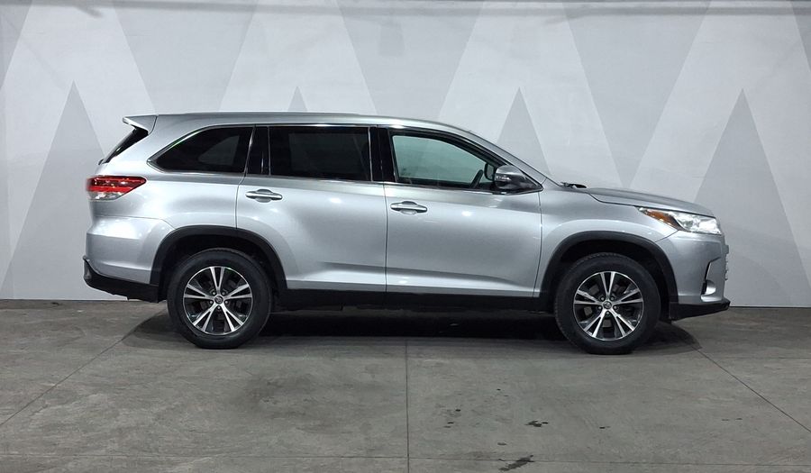 Toyota Highlander 3.5 LE AUTO Suv 2019