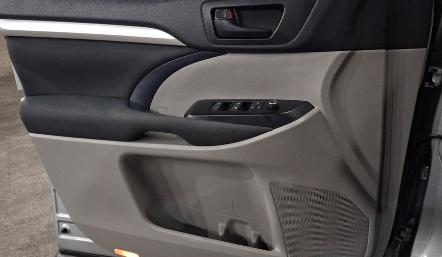 Toyota Highlander 3.5 LE AUTO Suv 2019