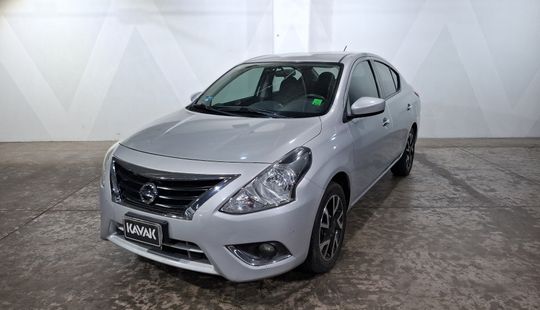 Nissan • Versa