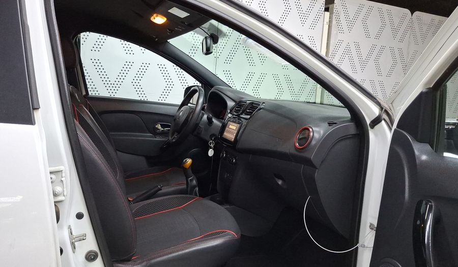 Renault Stepway 1.6 TREK Hatchback 2018