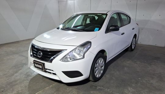 Nissan • Versa