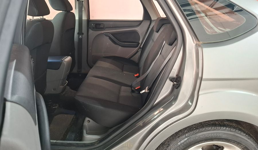 Ford Focus Ii 1.6 TREND Hatchback 2013