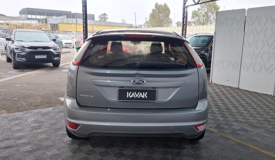 Ford Focus Ii 1.6 TREND Hatchback 2013