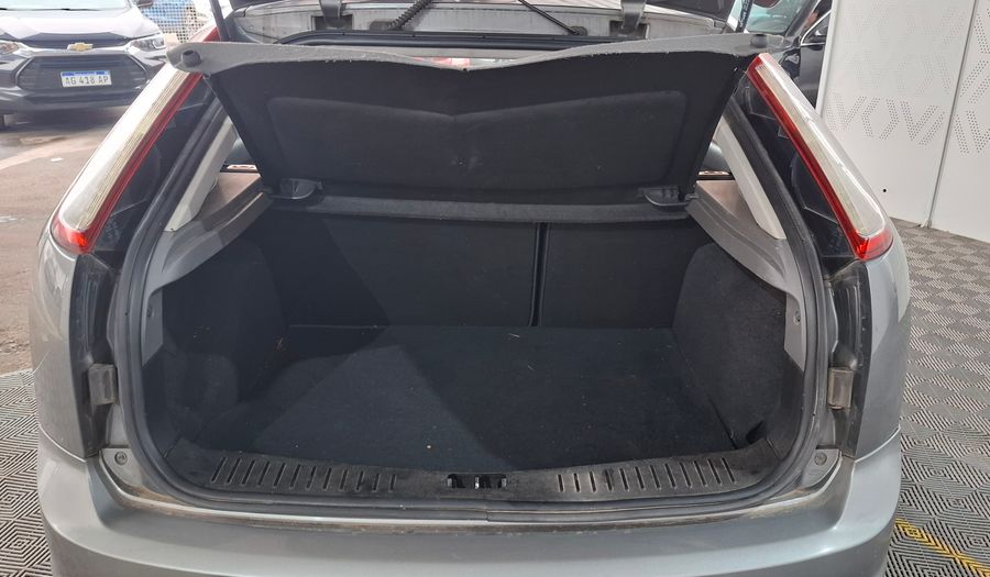 Ford Focus Ii 1.6 TREND Hatchback 2013