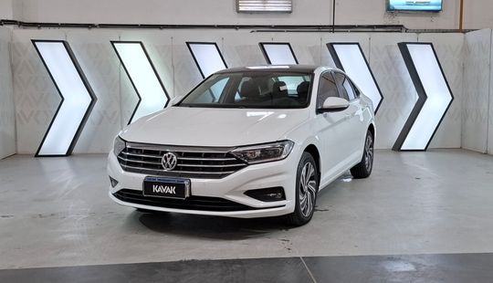 Volkswagen • Vento