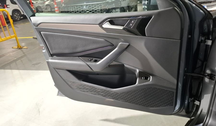 Volkswagen Vento 1.4 TSI HIGHLINE 250 AUTO Sedan 2021