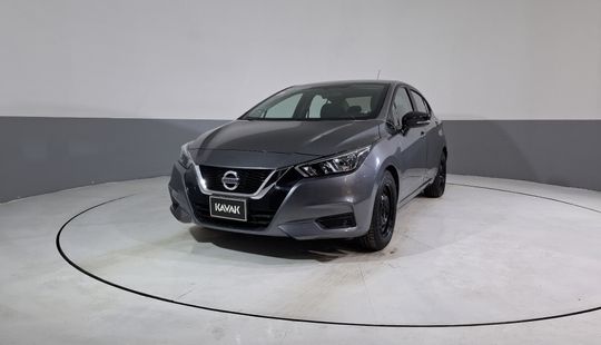 Nissan • Versa
